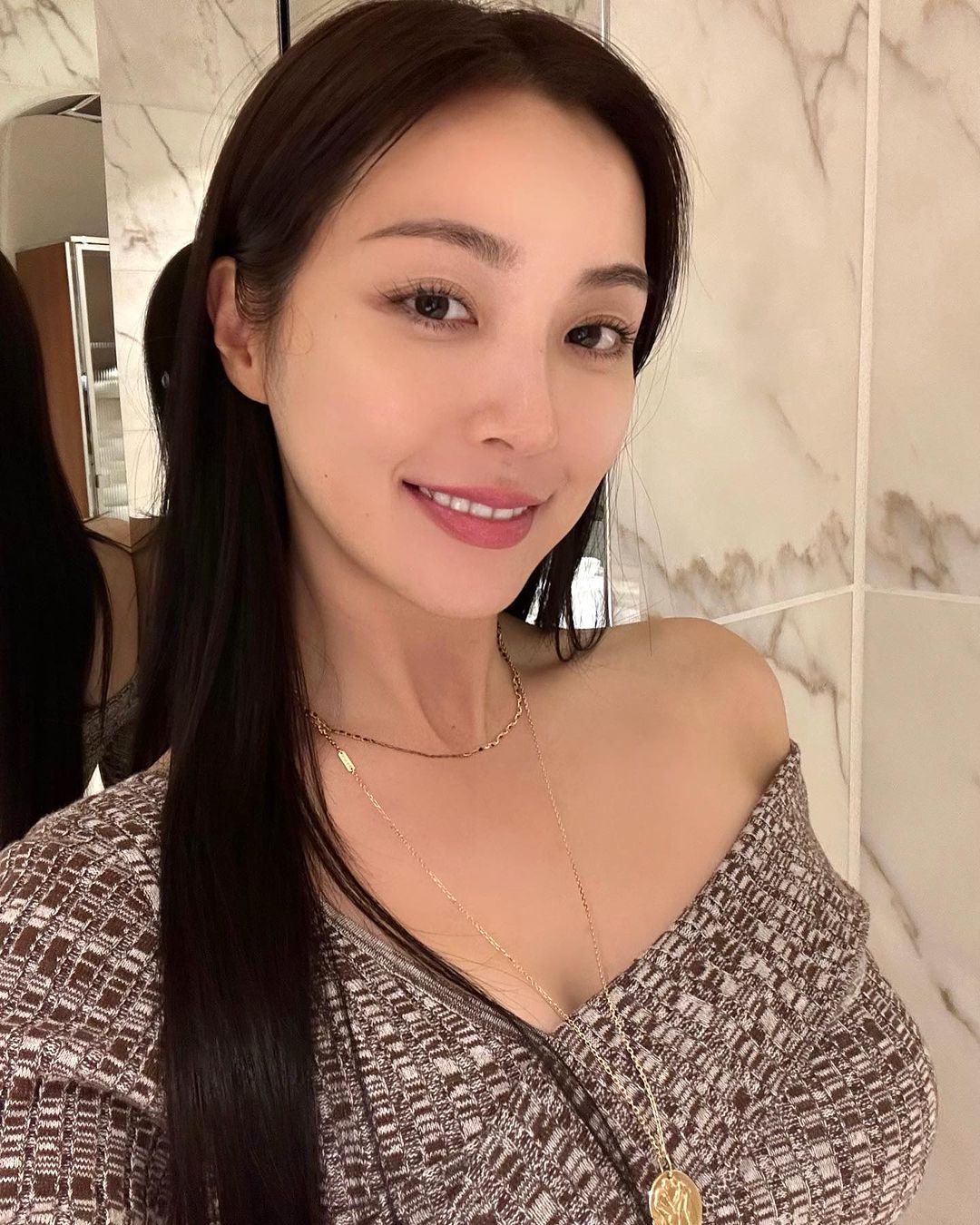 lit. lightweight closet