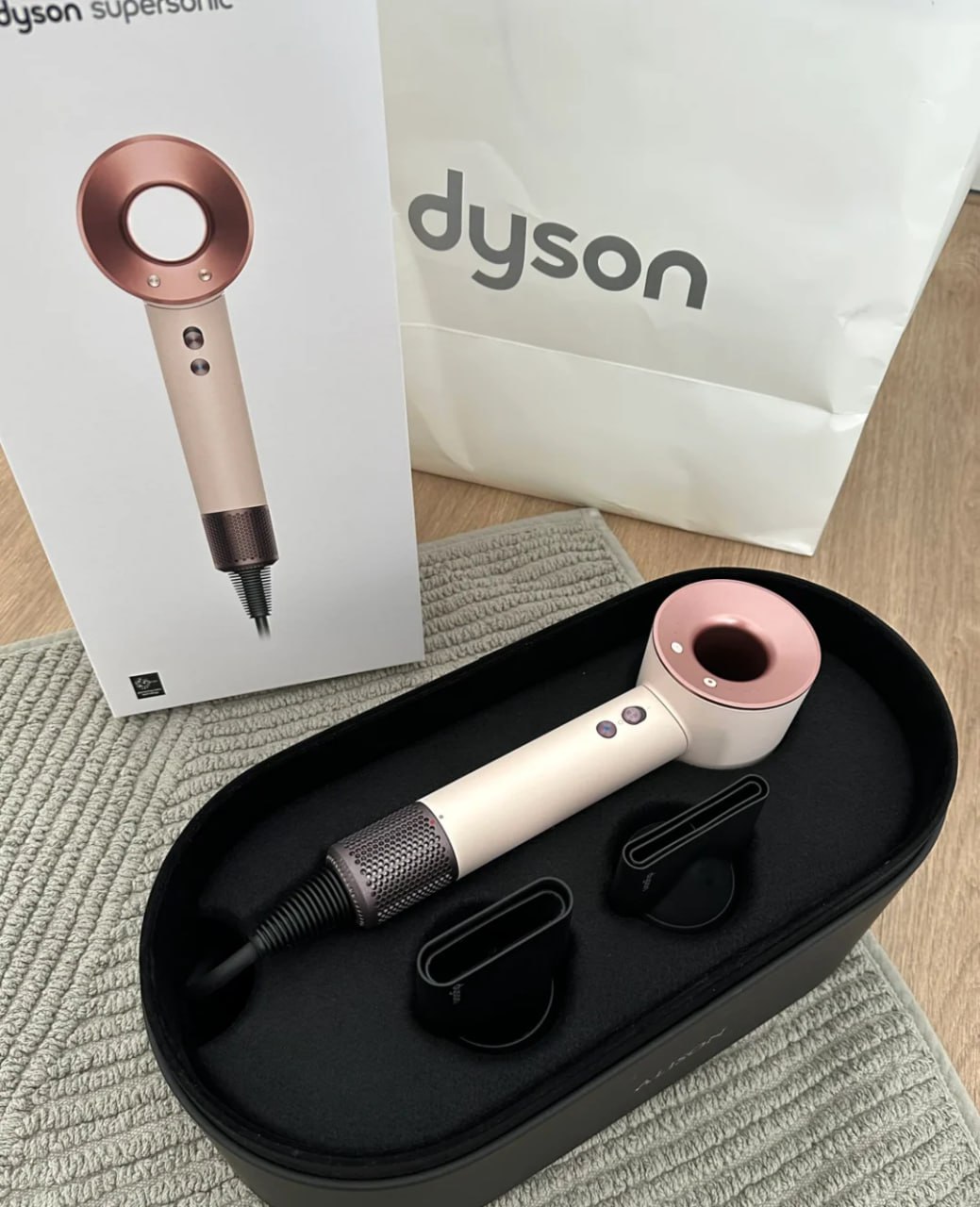 #No leaf hot-selling high-speed hair dryer negative ion Internet celebrity set high-end gift box constant temperature hair care hair dryer can be customized