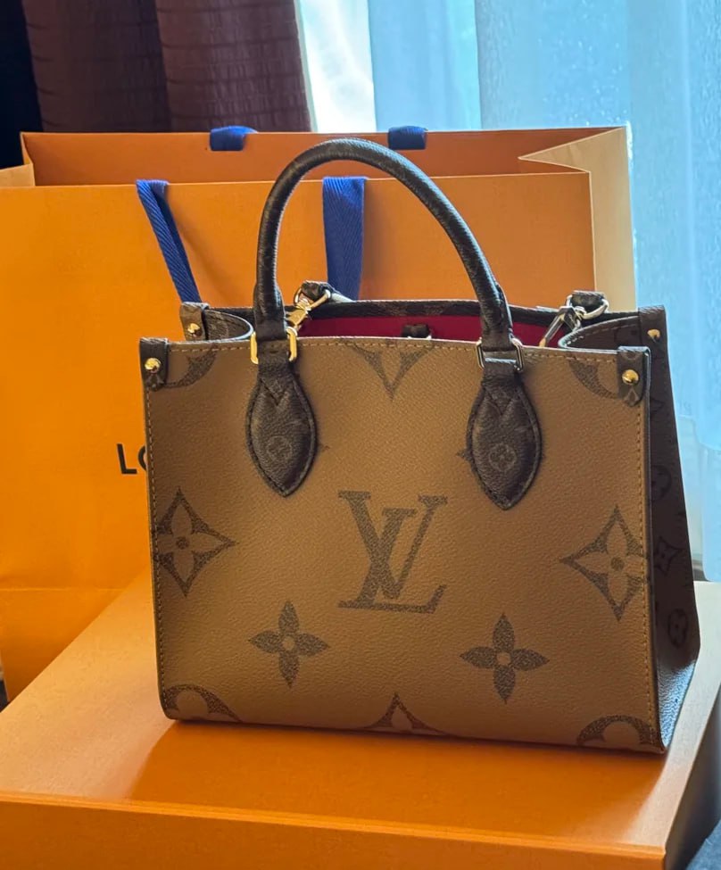 #LV Louis Vuitton ON THE GO GIANT Brown Monogram Small Crossbody Bag
