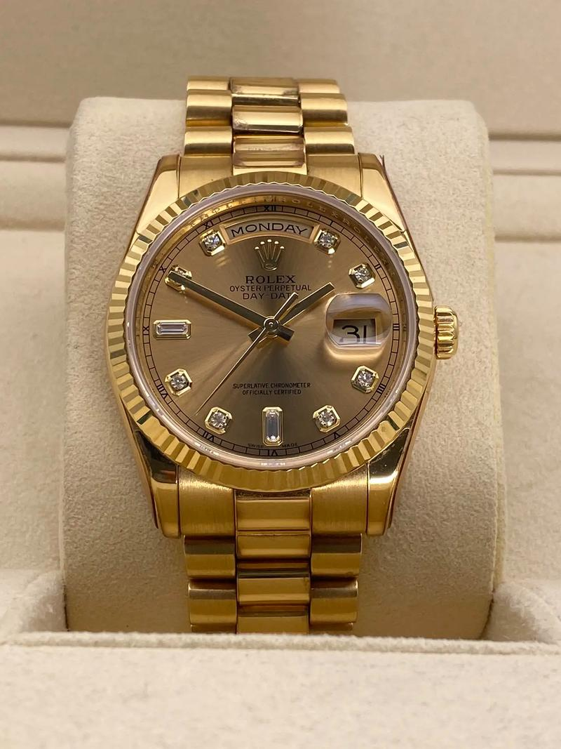 Happy Shopping Center .